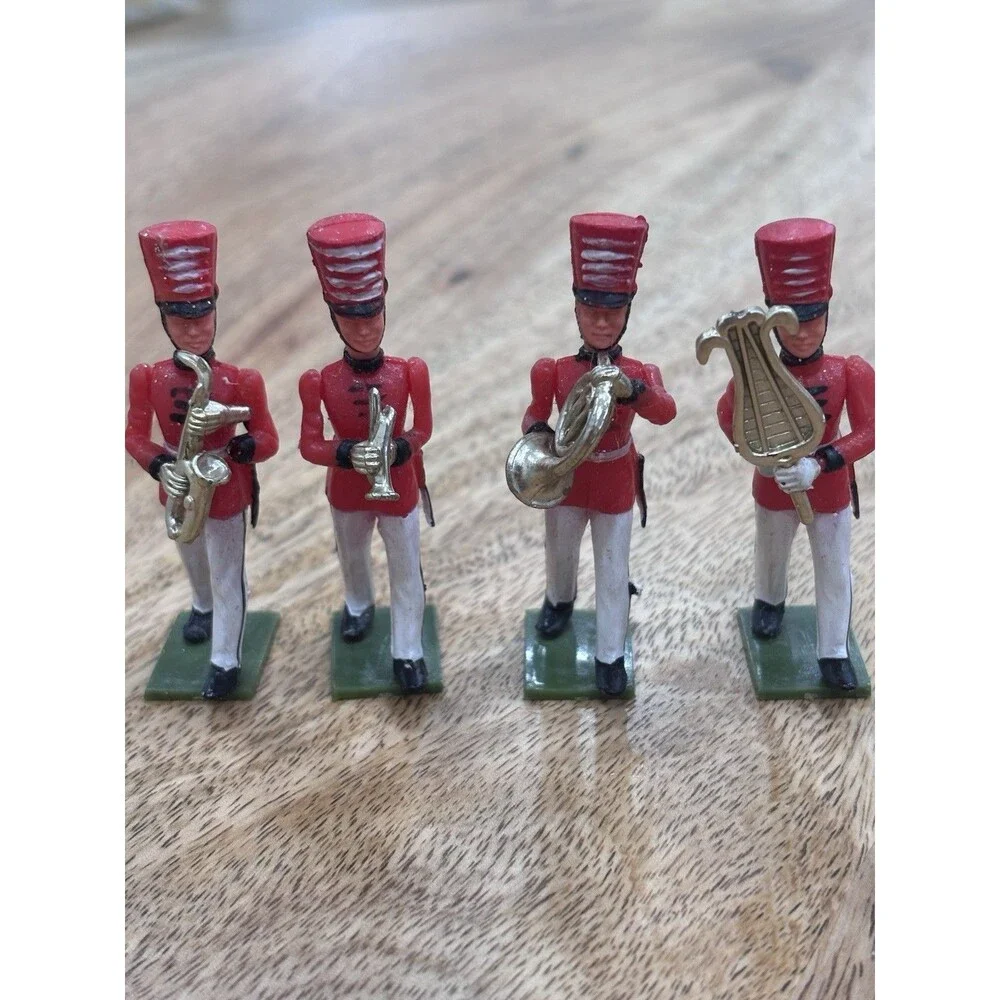 FOUR (4) VTG MULTIPLE TOYMAKERS PLASTIC MILITARY BAND TOY SOLDIERS CAKE TOPPERS